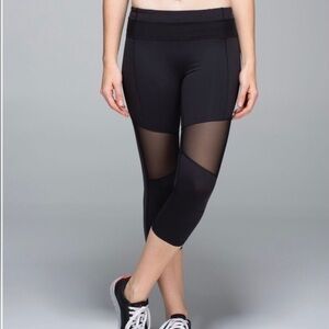 Lululemon Mesh With Me Crop
Black Size 10